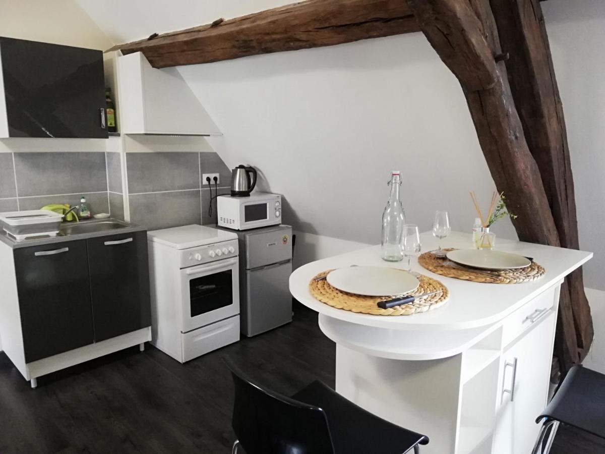 Appartement Au Pied Du Circuit De Magny-Cours Exteriör bild